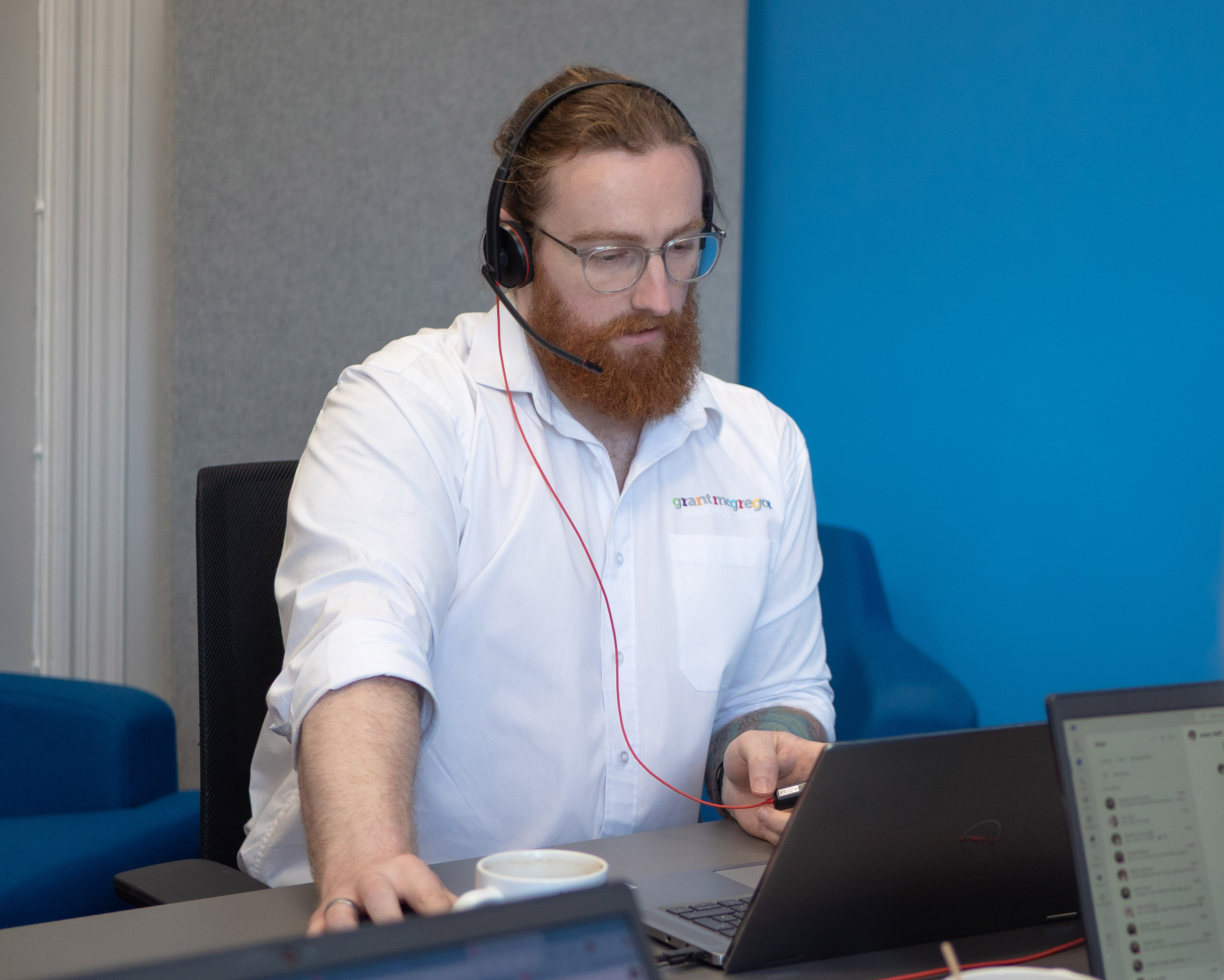 grantmcgregor-tech-support-office-environment-2