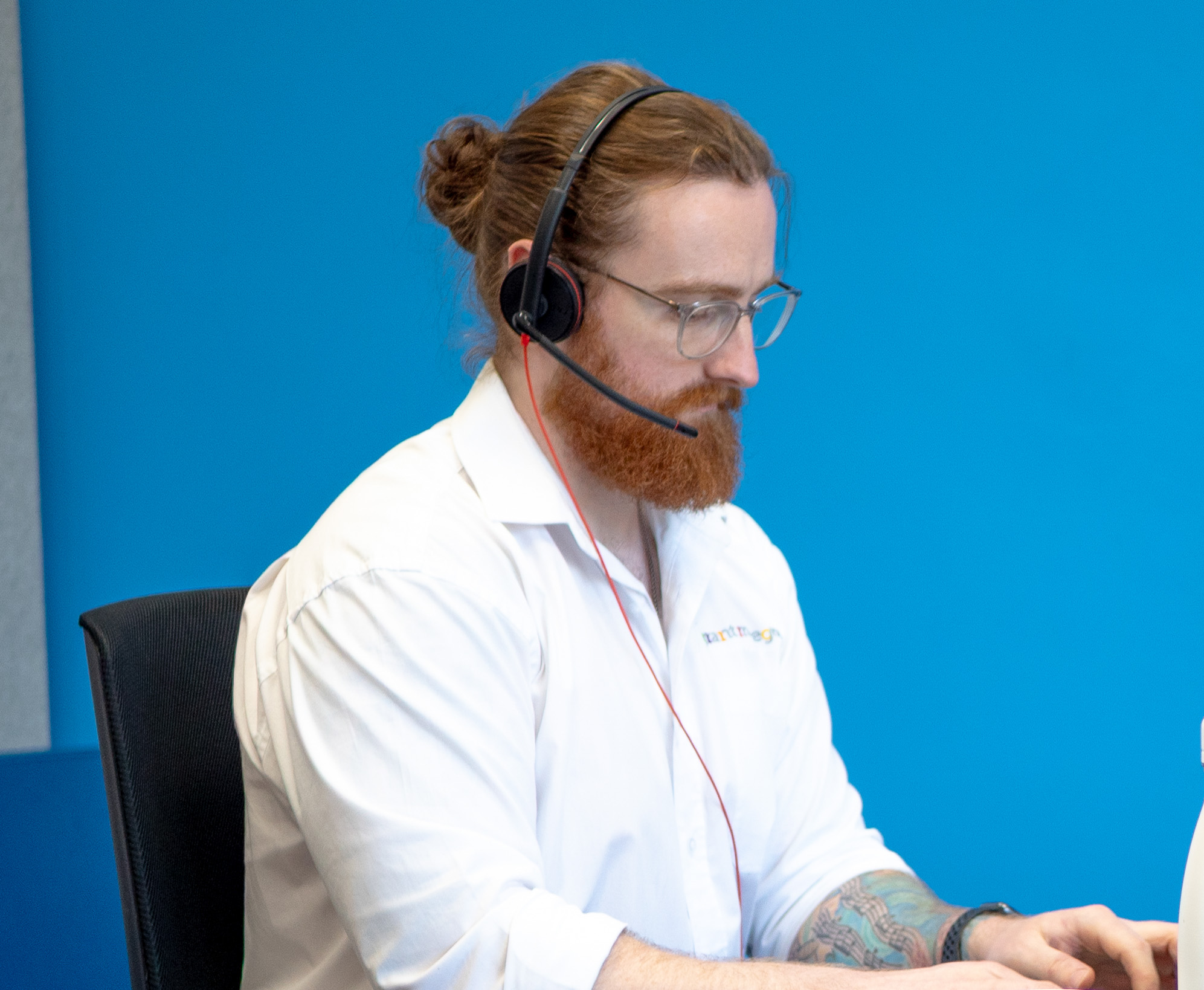 helpdesk-it-support-working