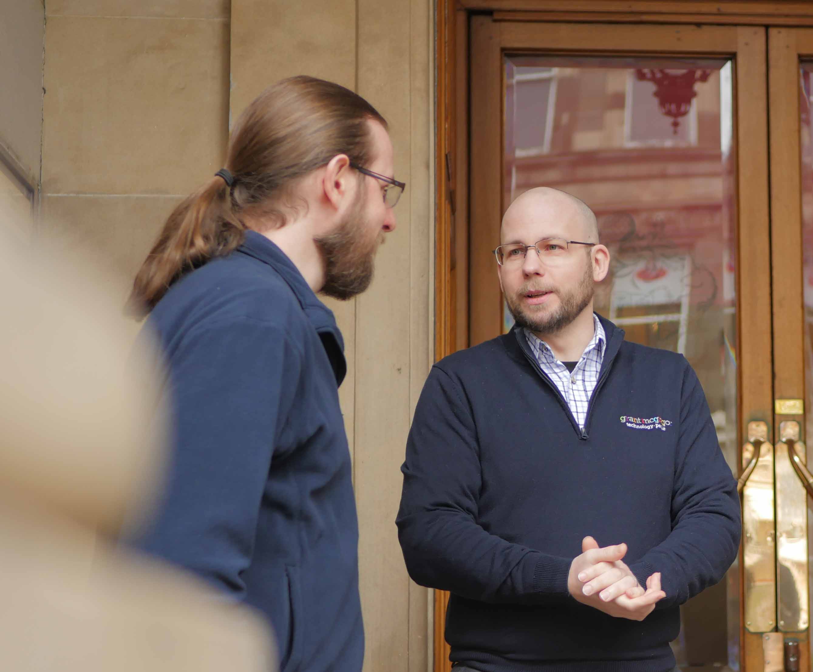 managers-engineers-team-exterior